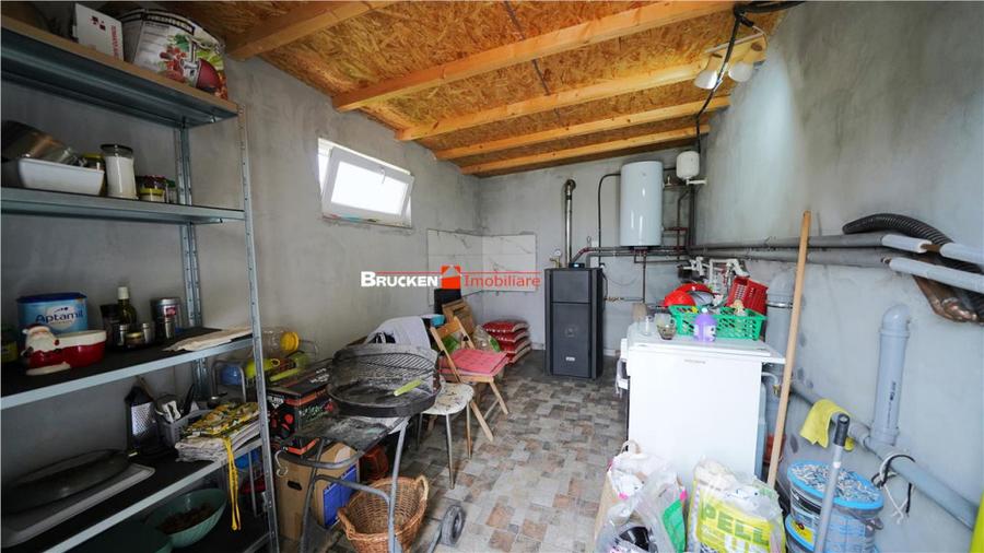 Sanmartin - Vila cu 3 apartamente si potential de - 5
