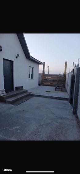 Casă cu 2 camere cu Teren 140 Mp în Central