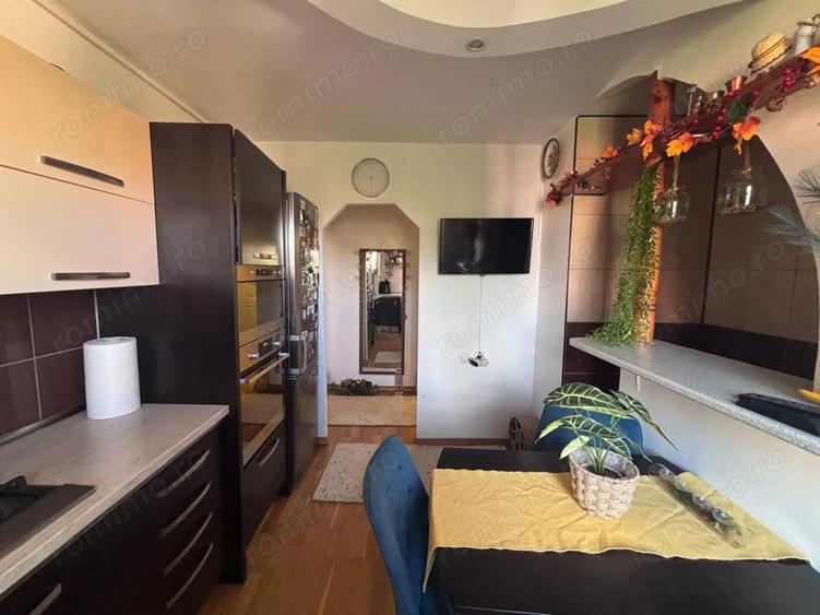 Apartament cu 3 camere decomandat în Dâmbu Pietros