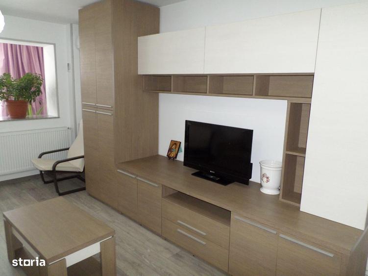 Apartament cu 3 camere decomandat în 9 Mai