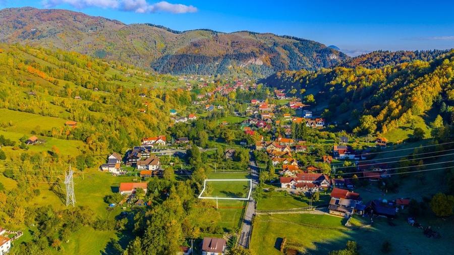 Teren Construcții intravilan de 2200 mp, în Șimon