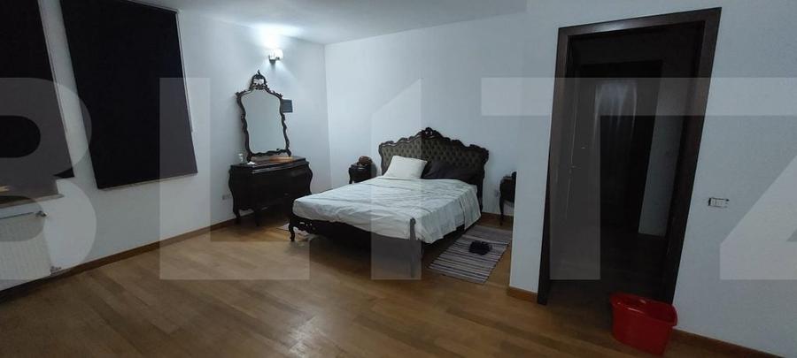 Casă individuală cu 10 camere cu Piscina în Dumbrăvița