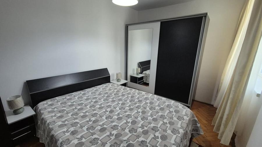 Apartament cu 2 camere decomandat în Teiul Doamnei