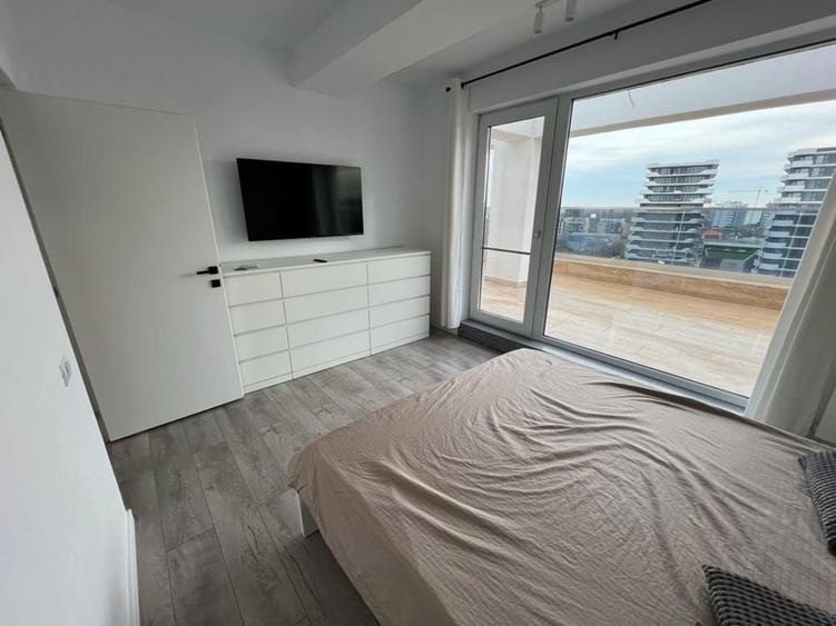 Apartament cu 3 camere decomandat în Est