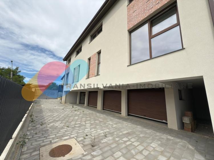 Duplex cu 4 camere cu Canalizare în Iris