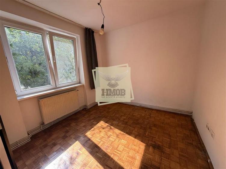 Apartament cu 4 camere decomandat în Hipodrom 1