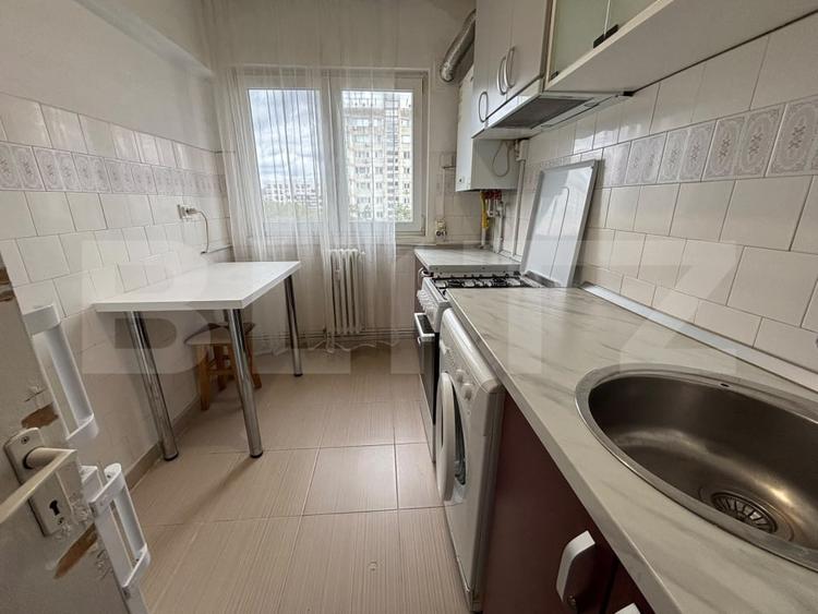 Apartament cu 3 camere decomandat, mobilat în Central