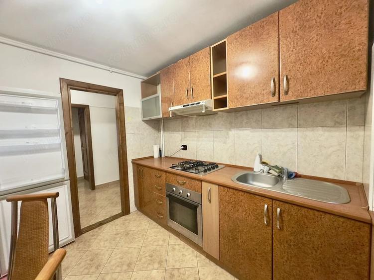 Apartament cu 3 camere decomandat în Torontalului