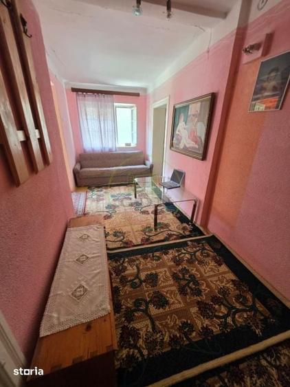 Casă cu 6 camere decomandat cu Teren 1200 Mp în Gura Râului