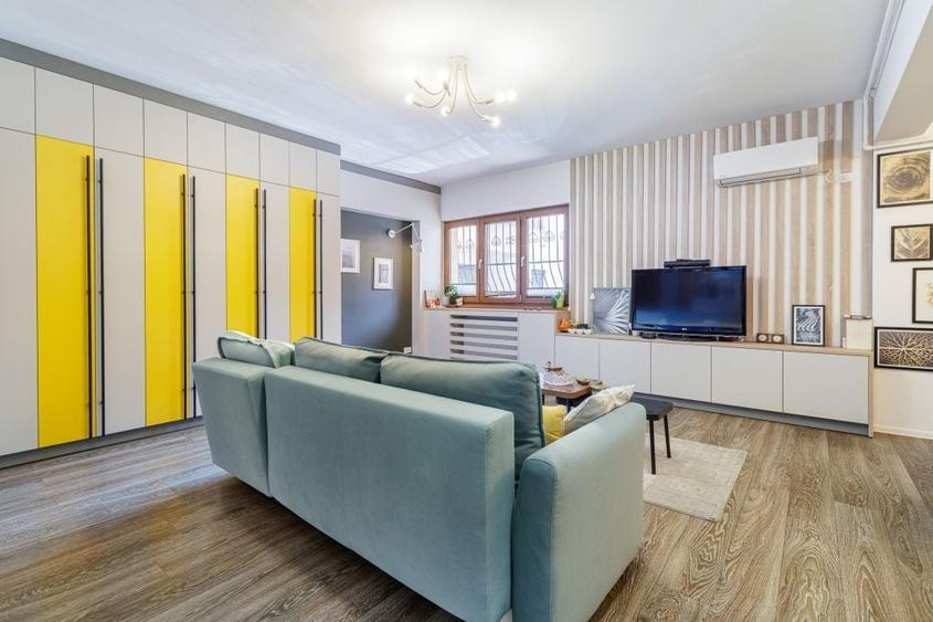 Apartament cu 4 camere semidecomandat, mobilat în Parcul Carol