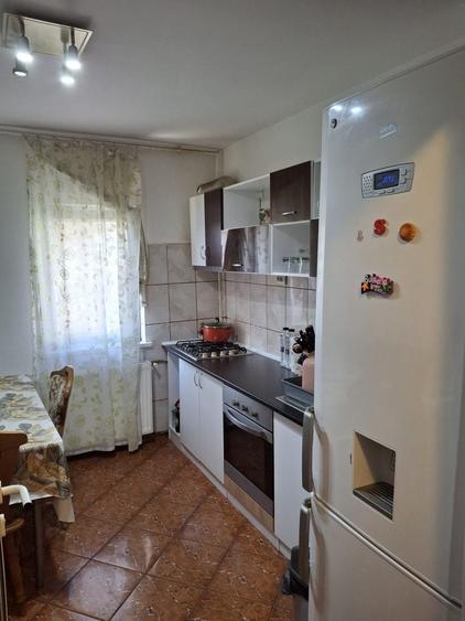 Apartament cu 2 camere semidecomandat în Dâmbovița