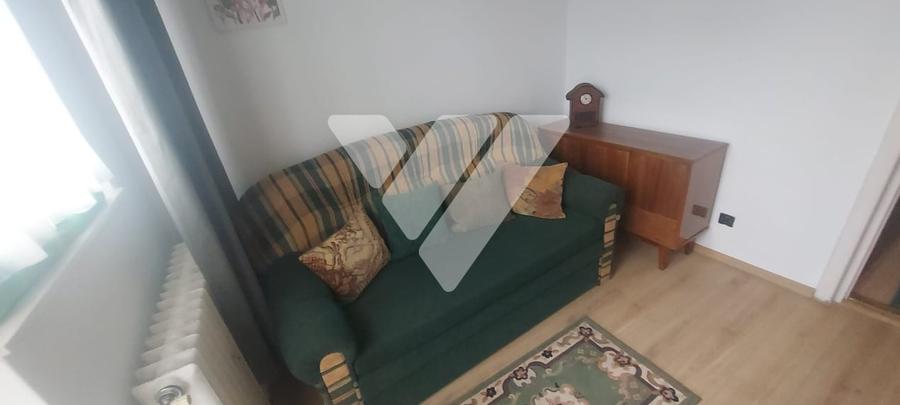 Apartament cu 5 camere decomandat, mobilat în Central
