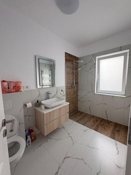 Apartament cu 2 camere decomandat, mobilat în Girocului