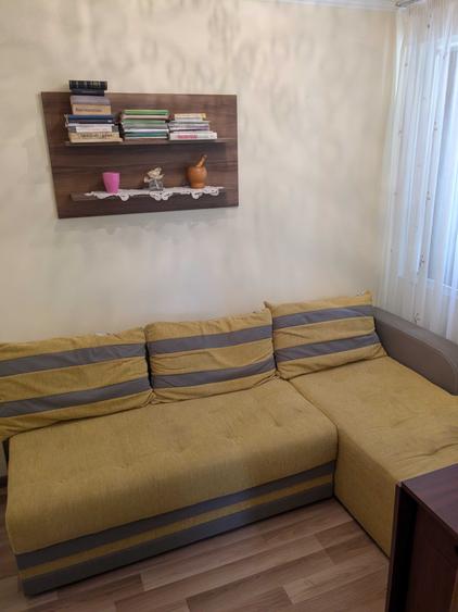Apartament cu 3 camere decomandat în Botizului