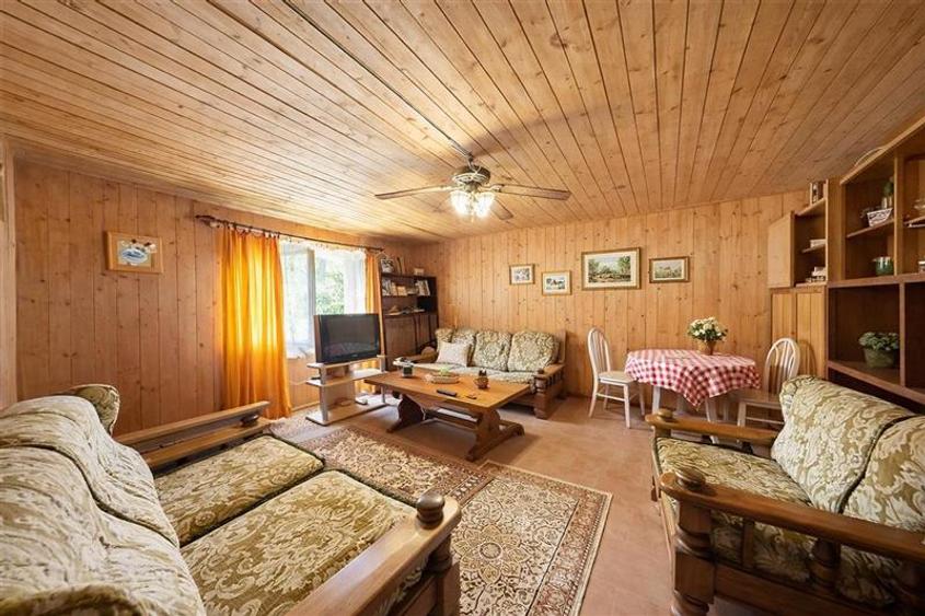 Casă individuală cu 3 camere cu Teren 1360 Mp în Lunca Bradului
