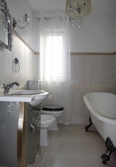 Apartament cu 3 camere decomandat, mobilat în Dumbrăvița