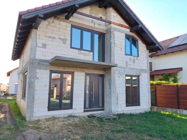 Casă cu 3 camere în Livada