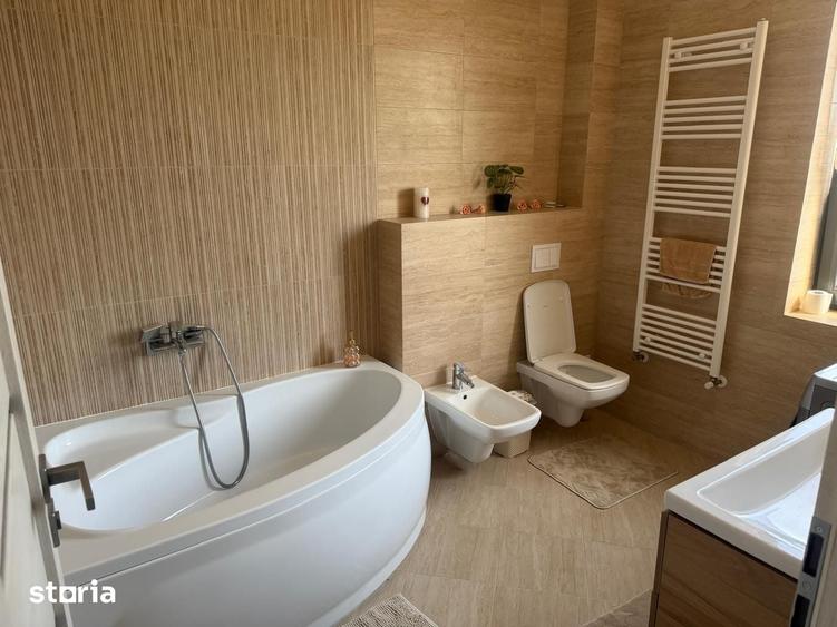 Apartament cu 3 camere în Central — fotografia 1