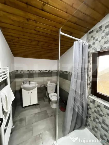 Casă cu 7 camere cu Teren 182 Mp în Beclean