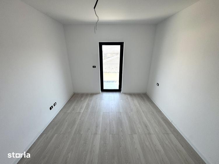 Casă cu 4 camere cu Teren 150 Mp în Tomești