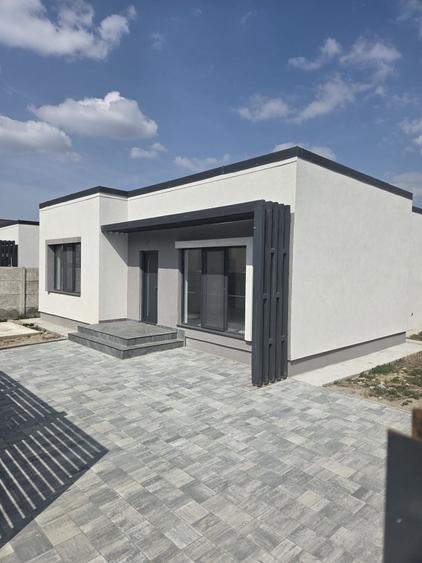 Casă cu 3 camere în Preajba