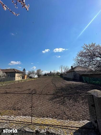 Teren de 1107 mp, în Ciocârlia