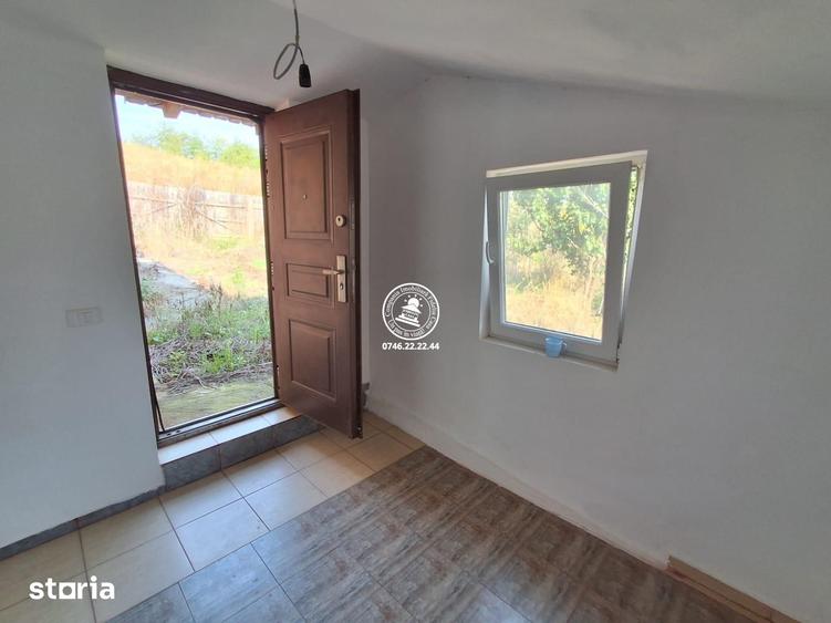 Casă cu 2 camere cu Teren 1688 Mp în Movileni