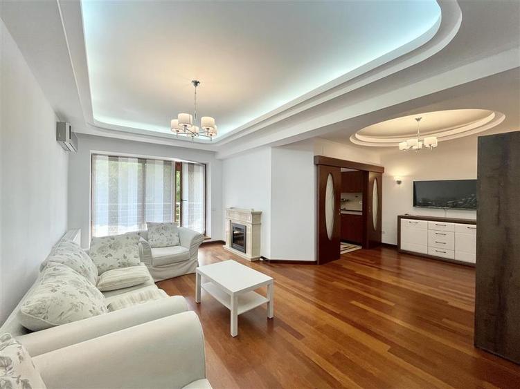 Apartament cu 3 camere decomandat în Herăstrău