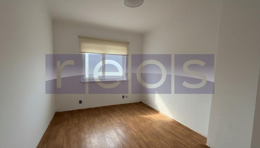 Apartament cu 3 camere semidecomandat în Beller