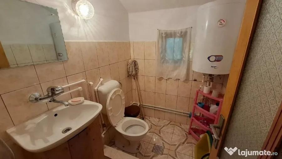 Apartament cu 4 camere în Lepșa