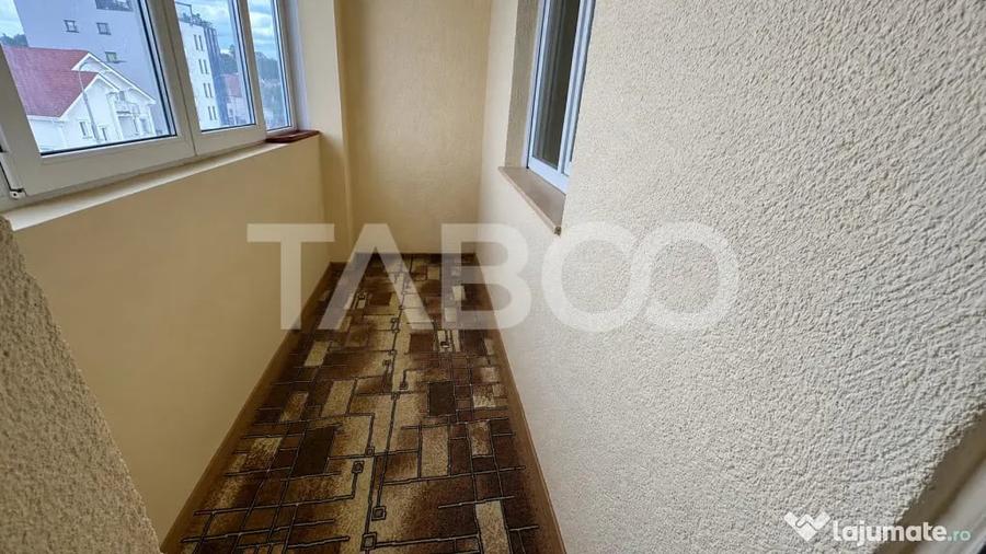Apartament cu 4 camere decomandat în Ștrand