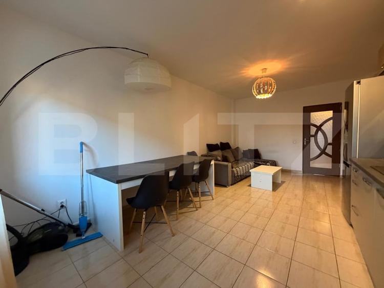 Apartament cu 2 camere semidecomandat, mobilat în Florești