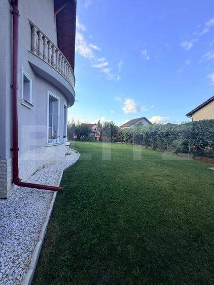 Casă individuală cu 6 camere cu Canalizare în Sânpetru
