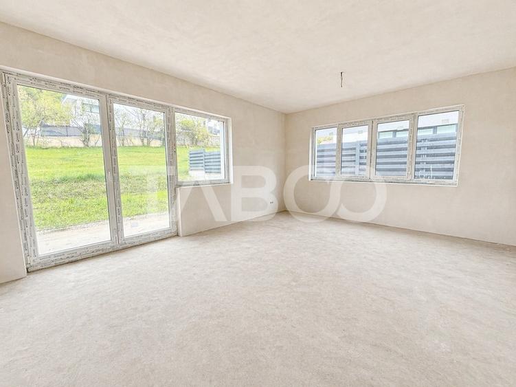 Duplex cu 4 camere cu Canalizare în Tăuți