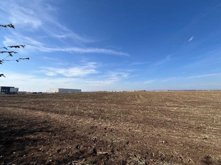 Teren Construcții extravilan de 500000 mp, în Exterior Vest
