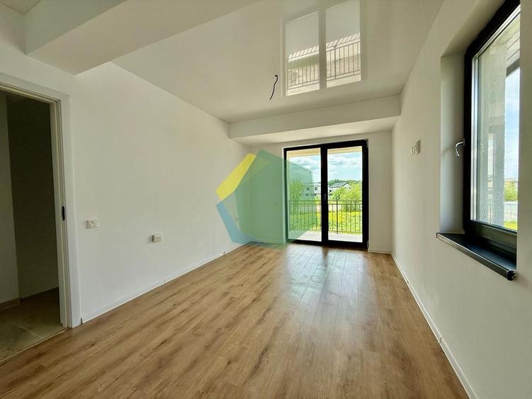 Duplex cu 3 camere cu Canalizare în Sud-Est