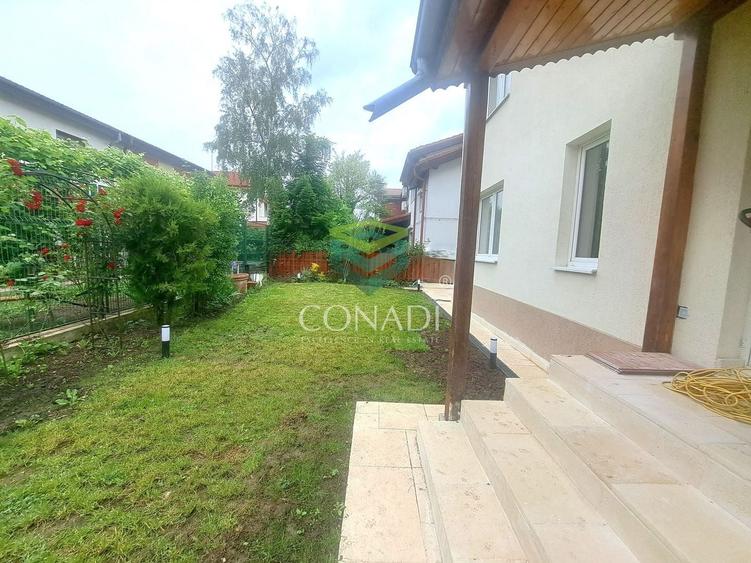Duplex cu 5 camere cu Canalizare în Nord