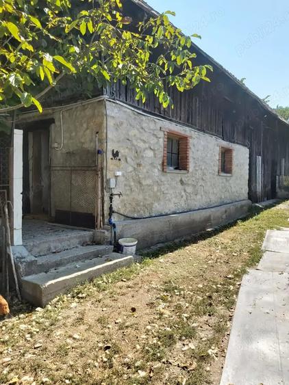 Casă cu 3 camere cu Teren 1683 Mp în Băgara