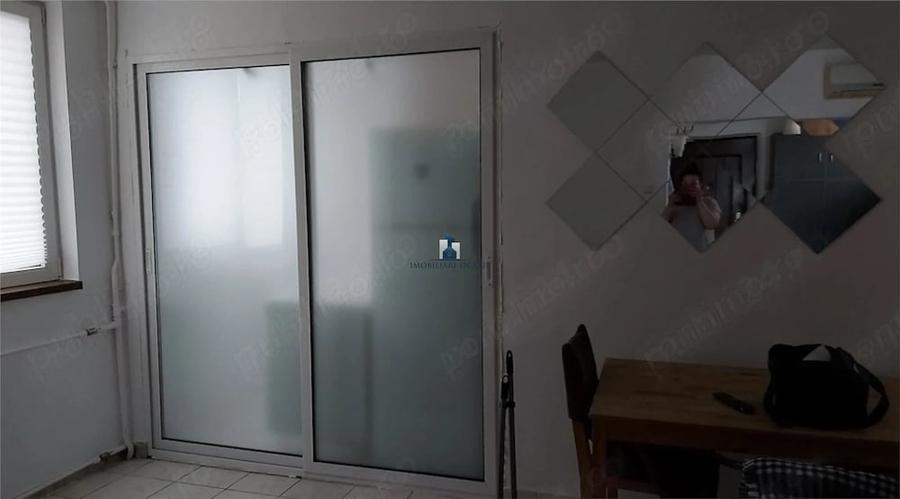 Garsonieră decomandată în Berceni