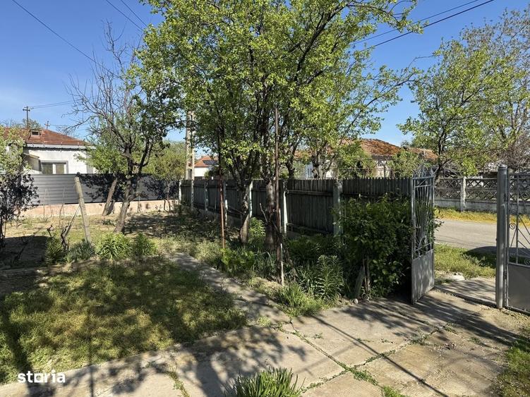 Casă cu 4 camere în Exterior Vest