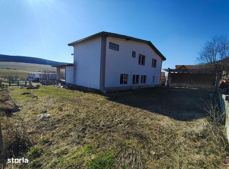 Casă cu 4 camere în Cotuș