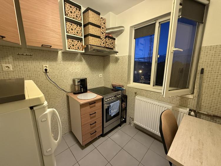 Apartament cu 2 camere semidecomandat, mobilat în Complex Studențesc