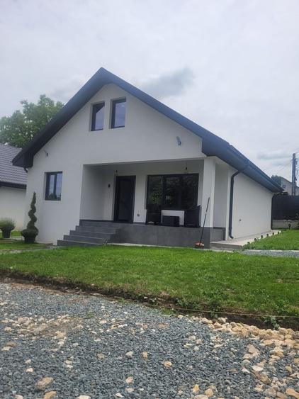 Casă individuală cu 3 camere cu Canalizare în Valu lui Traian