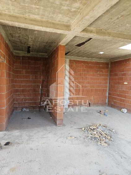 Duplex cu 8 camere cu Canalizare în Exterior Nord