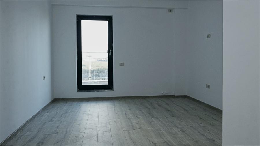 Apartament cu 3 camere decomandat în Mamaia-Sat