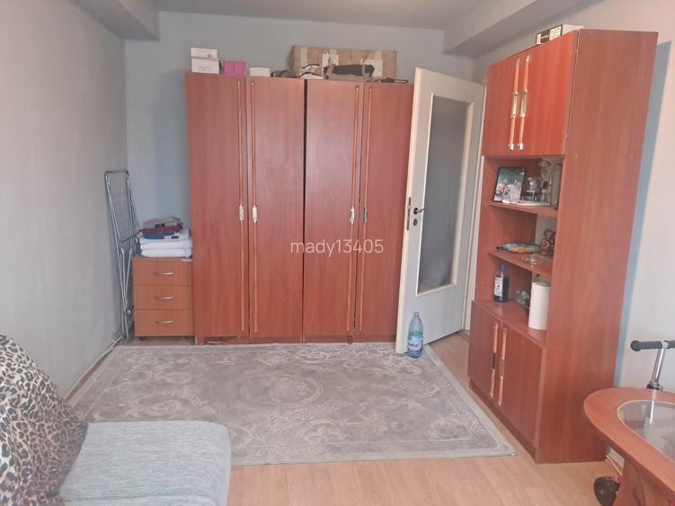 Garsonieră decomandată în Rogerius