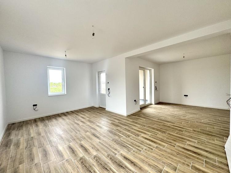 Duplex cu 3 camere cu Canalizare în Beregsău Mare