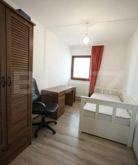 Apartament cu 3 camere semidecomandat în Florești