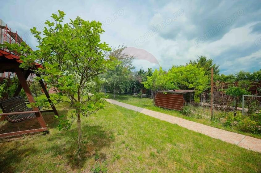 Casă cu 5 camere cu Teren 1000 Mp în Sânmartin