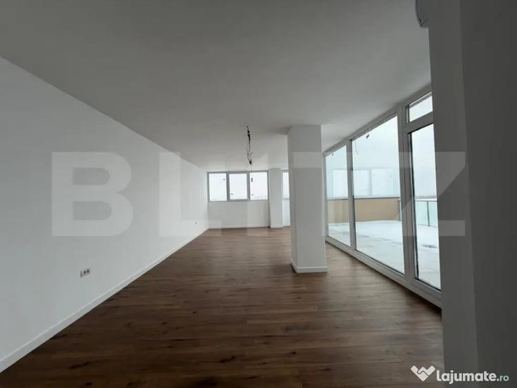 Apartament cu 4 camere semidecomandat în Torontalului